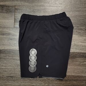 Lululemon Unisex Adult Black Elastic Waist Zip Pocket Pull On Athletic Shorts